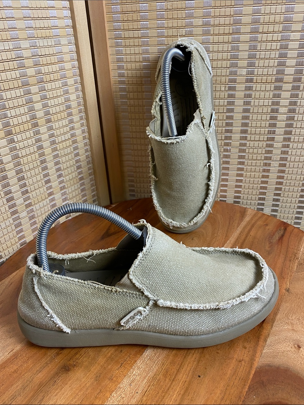 Crocs Men's 7 Santa Cruz Slip-On Loafers